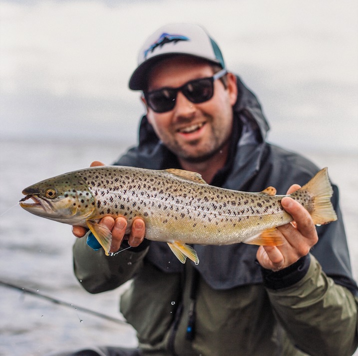 In unserem neuen Magazin „Wild und Fisch“ finden Sie viele Rezepte mit heimischen Arten – aus dem Wald und aus dem Wasser. Foto: Moritz Freudenthal