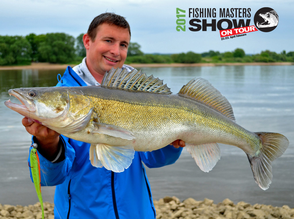 Schaut Experten wie Veit Wilde auf der Fishing Masters Show auf Fehmarn direkt am Wasser über die Schultern.