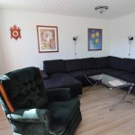 Im Wohnzimmer kann man nach einem Angeltag einfach mal die Füße hochlegen. Foto: Borks