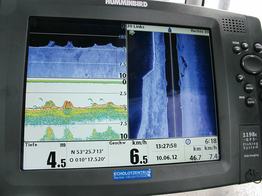 Bei der SideScan-Technologie erkennt man nicht nur was unterr dem Boot passiert, sondern auch seitlich. Foto: Schlageter