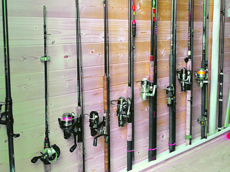 BastelTipp für Angler Der Rutenhalter für die Wand BLINKER