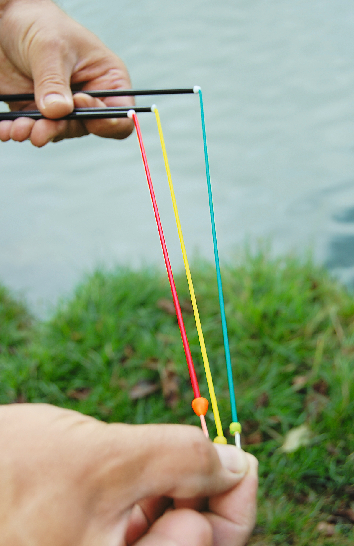 Gummizüge machen es wesentlich leichter, große brassen sicher zu landen – Sie sind aber keine Pflicht, es geht auch ohne! Foto: Blinker