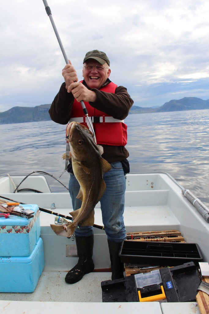 Wilddiebe in Norwegen:Der Vater der Reilmans mit dem größten Dorsch der Tour. 