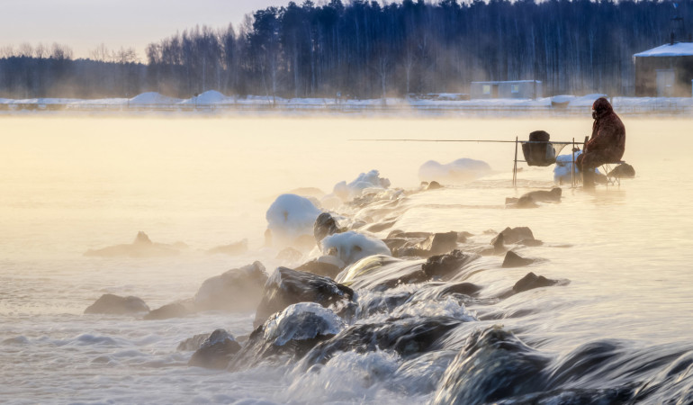 Angeln im Winter bringt mit der richtigen Taktik nicht nur Spaß, sondern auch Fisch. Foto: Fotolia