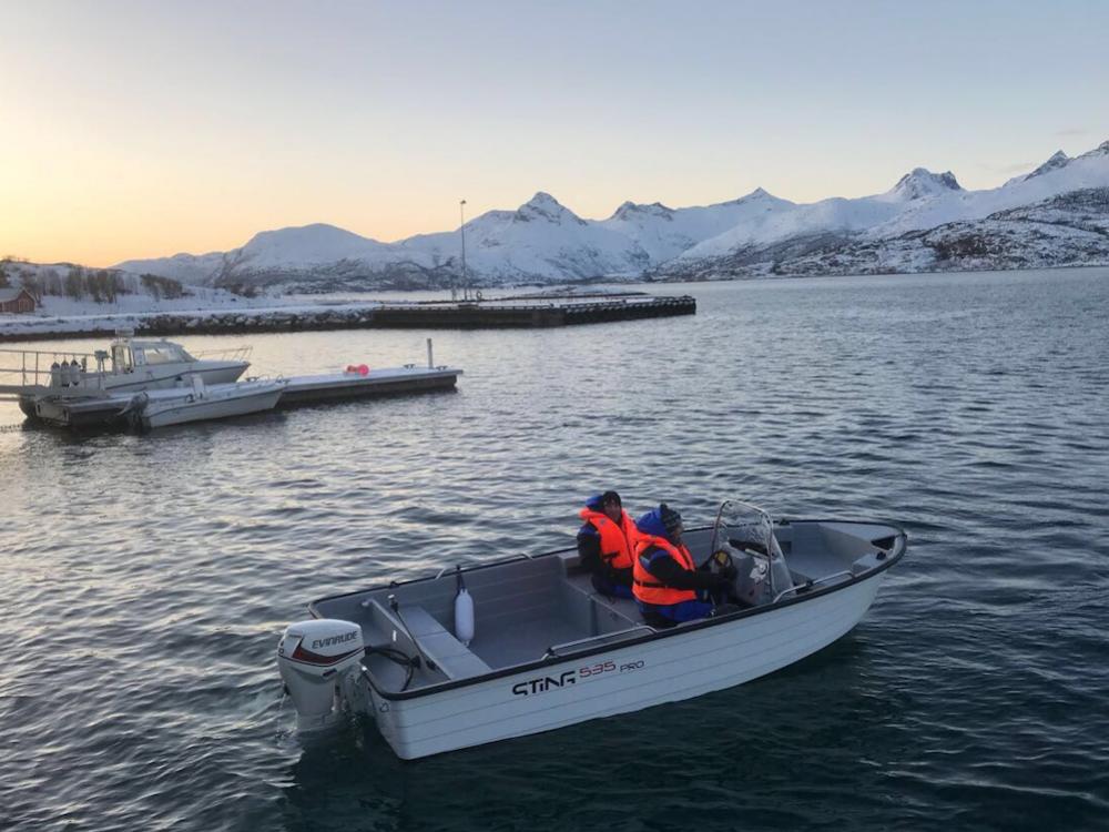 Mit dem 18 fuß Motorboot mit Echolot und Kartenplotter seid Ihr bestens gerüstet für Euer Angelvergnügen. Foto: Borks