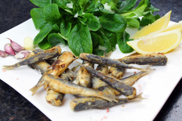 Anja Auer, die Frau vom Grill, zeigt Euch hier ihr favorisiertes Sardinen Rezept, mit dem ihr diese Fische wunderbar zubereiten könnt. Foto: A. Auer