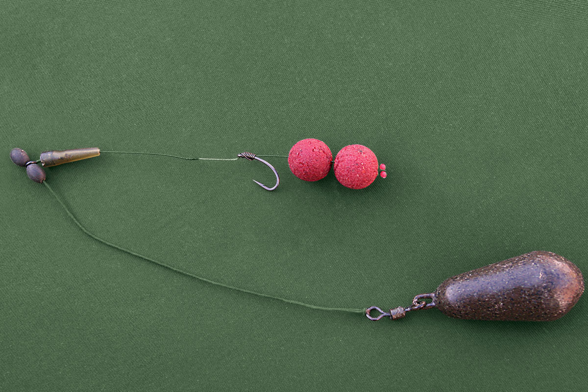 So sieht das Helicopter-Rig zum angeln auf Karpfen aus:Boilies am Haar und ein Birnenblei als Gewicht. Foto: Blinker/Duncan Charman