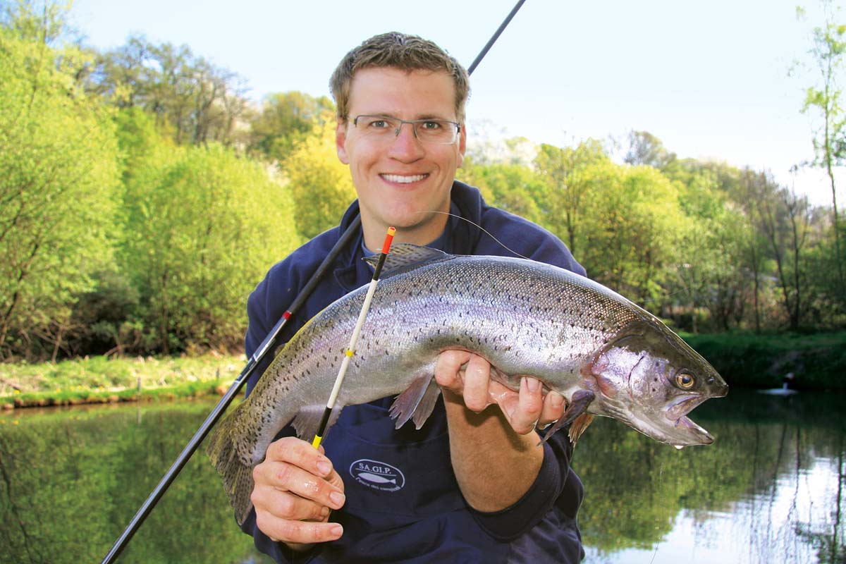 In den zahlreichen Forellenseen in Baden-Württemberg hat man gute Chancen auf kapitale Salmoniden. Foto: G. Bradler