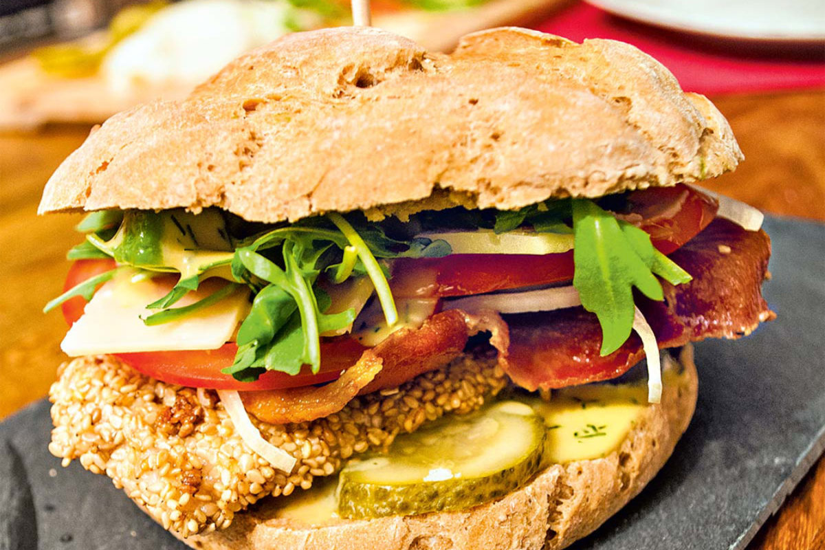 Fischburger mit Zanderfilet im Sesammantel - BLINKER
