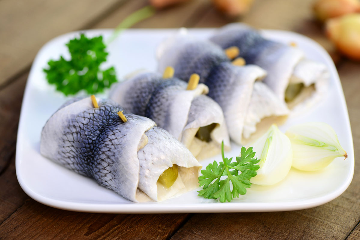 Rollmops selber machen: So einfach gelingt das Fingerfood - BLINKER