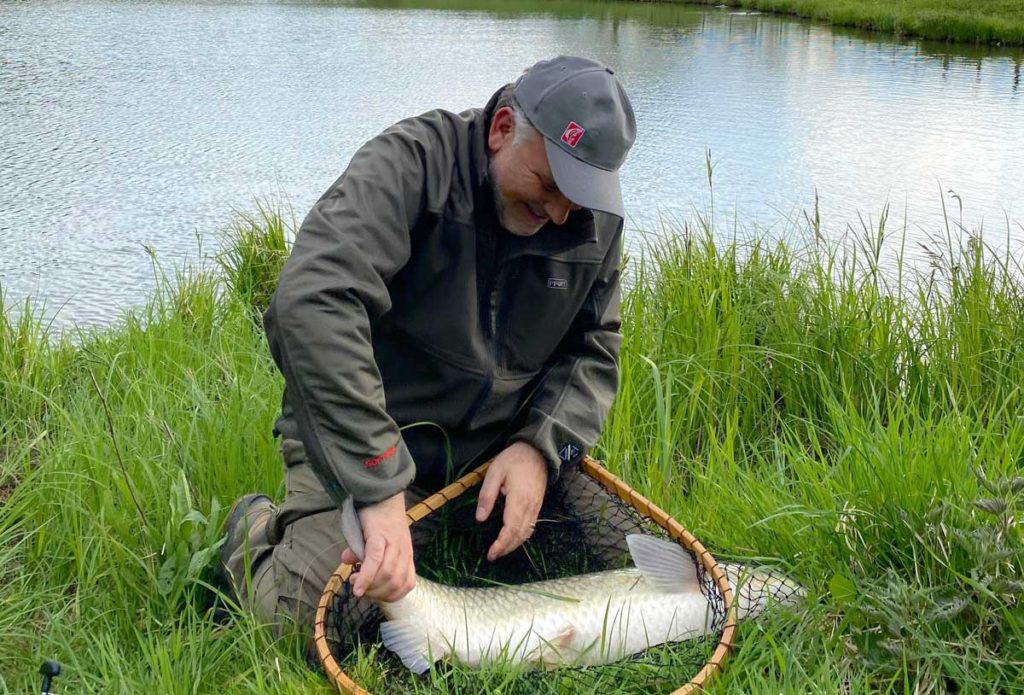 Warum Riechen Einige Frauen Nach Fisch Graskarpfen auf Mais – Ein würdiger Lachs-Ersatz! - BLINKER