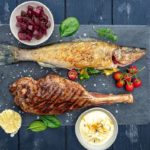 In unserem neuen Magazin „Wild und Fisch“ finden Sie viele Rezepte mit heimischen Arten – aus dem Wald und aus dem Wasser. Foto: Sebastian Kapuhs