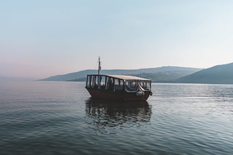 Der Ursprung des Grußes Petri Heil geht zurück auf biblische Ereignisse auf dem See Genezareth.