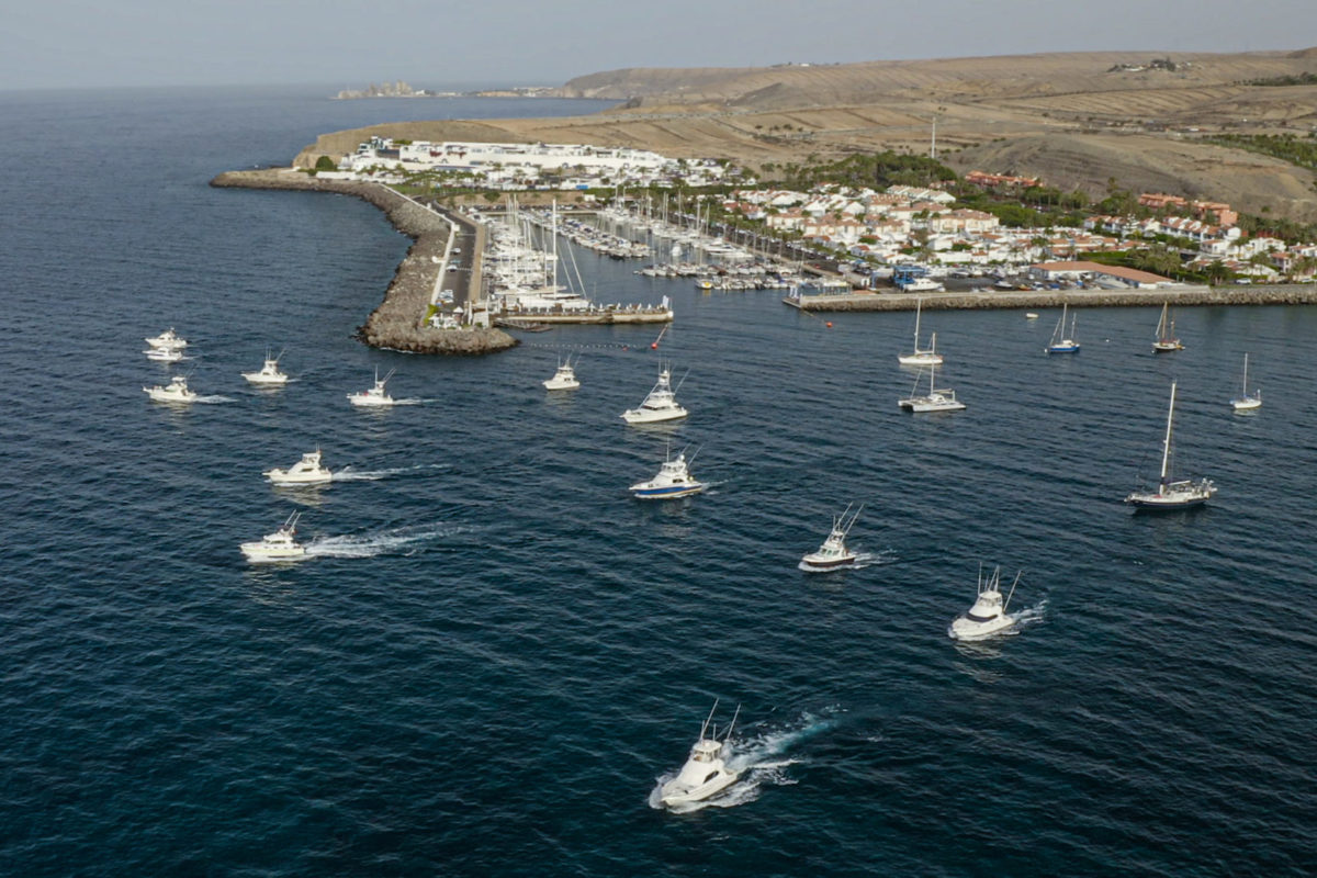 Vor dem Hafen von Pasito Blanco geht es hinaus auf den Atlantik. Foto: Gran Canaria Blue