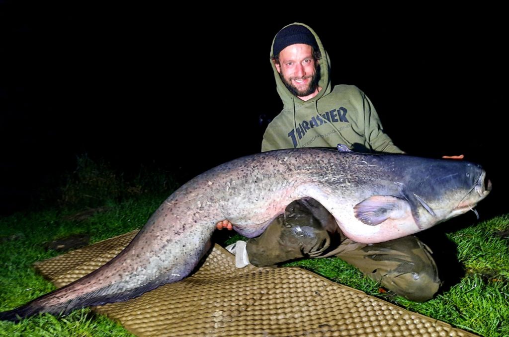 Platz 5 gehört Kai-Erik Luksch: Er fing einen 182 Zentimeter langen Wels. Foto: Blinker / K. Luksch