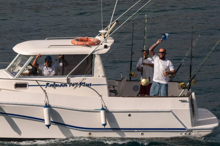 Freude ohne Ende: Brian González und seine Crew der „El Pirata“ erreichten beim Internationalen Open im Hochseeangeln den 1. Platz. Foto: Open Pesca