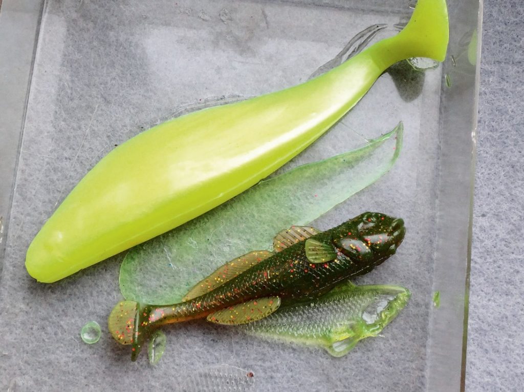 Schon nach wenigen Tagen haben die Gummifische ihre Form in den Kunststoff der Box geschmolzen. Foto: F. Schlichting