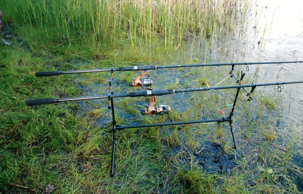 Bei einem klassischen Rod Pod haben die Rutenablagen einen optimalen Abstand. Foto: Frank Schlichting