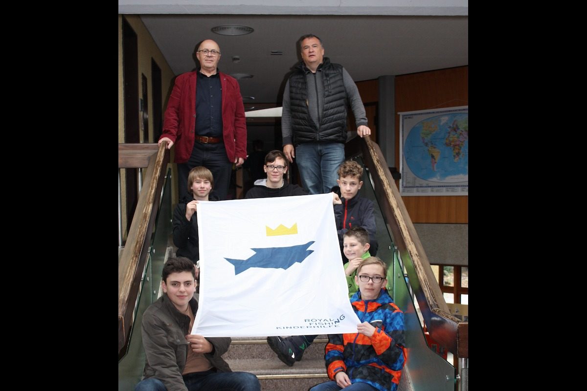 Die 6 Schüler der Angel-AG in Ellwangen machten erfolgreich ihren Angelschein. Foto: G. Braun / J. Maile