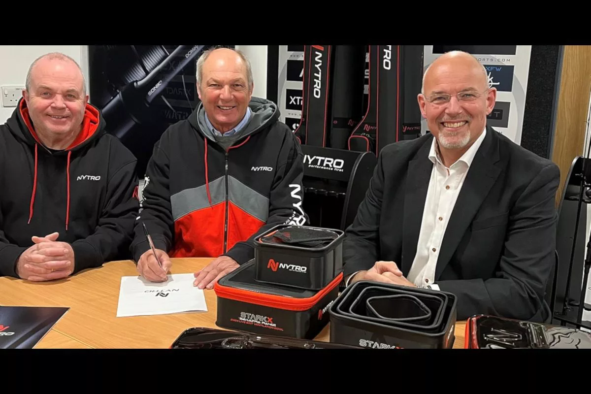 Haben mit Nytro viel vor: Ian McCormack (li.), Weltmeister Tommy Pickering (Mitte) und Pascal Vermeulen. Foto: Sonik Sports