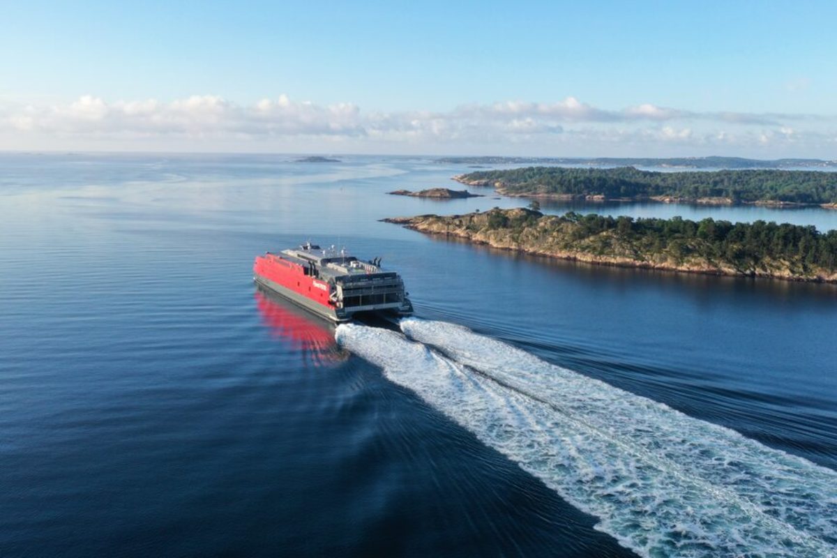 Die Fähren von Fjord Line setzen viermal täglich von Kristiansand nach Norwegen über.