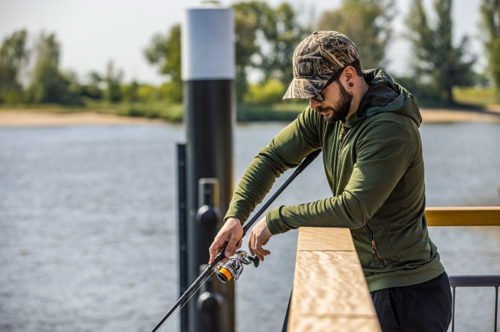 Das enorm leichtläufige Getriebe der Rolle ist wie gemacht für das Jiggen und Finesse-Angeln. Dabei hat die Shimano Stradic FL gleichzeitig genug Kraftreserven für leichtere Salzwasser-Einsätze. Foto: S. Boer
