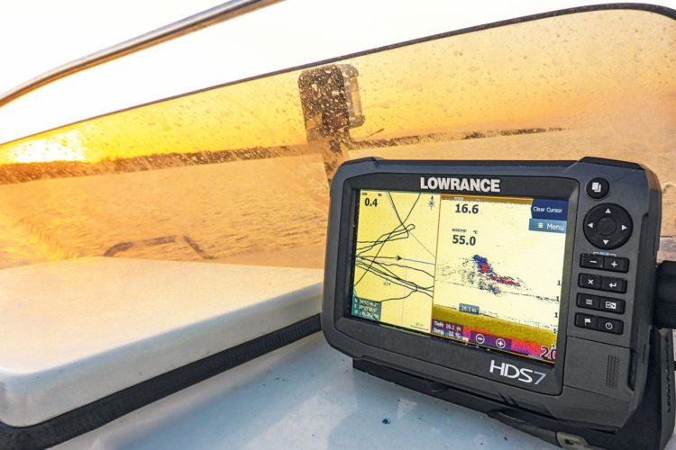 Viele Angler nutzen Echolote wie dieses, um Tiefen auszumessen und Fische zu finden. Mit moderner Sidescope-Technologie ist das einfacher als je zuvor.
