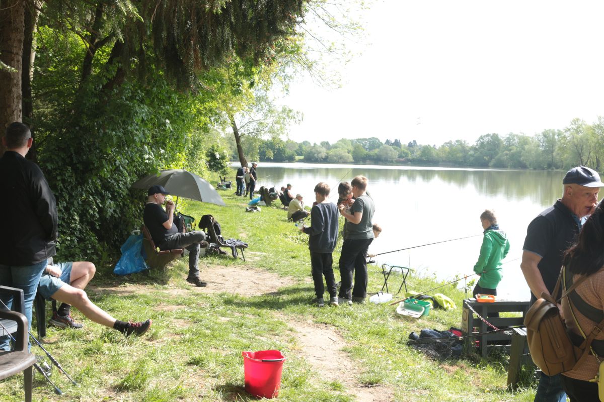 Angler beim Schnupperangeln des SAV Posenkieker
