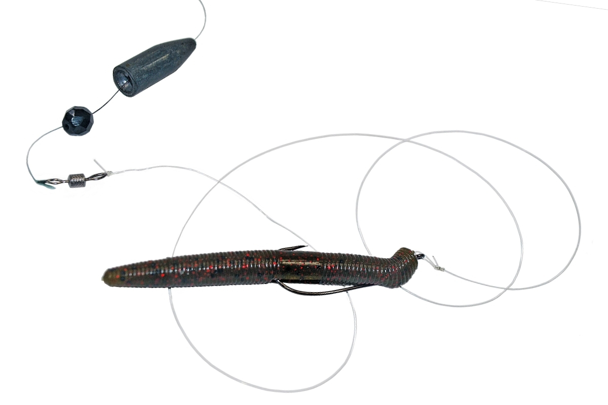 Carolina-Rig mit Gummiwurm am Offset-Haken