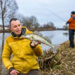 Robert de Wilt mit Zander aus der Hollandse IJssel