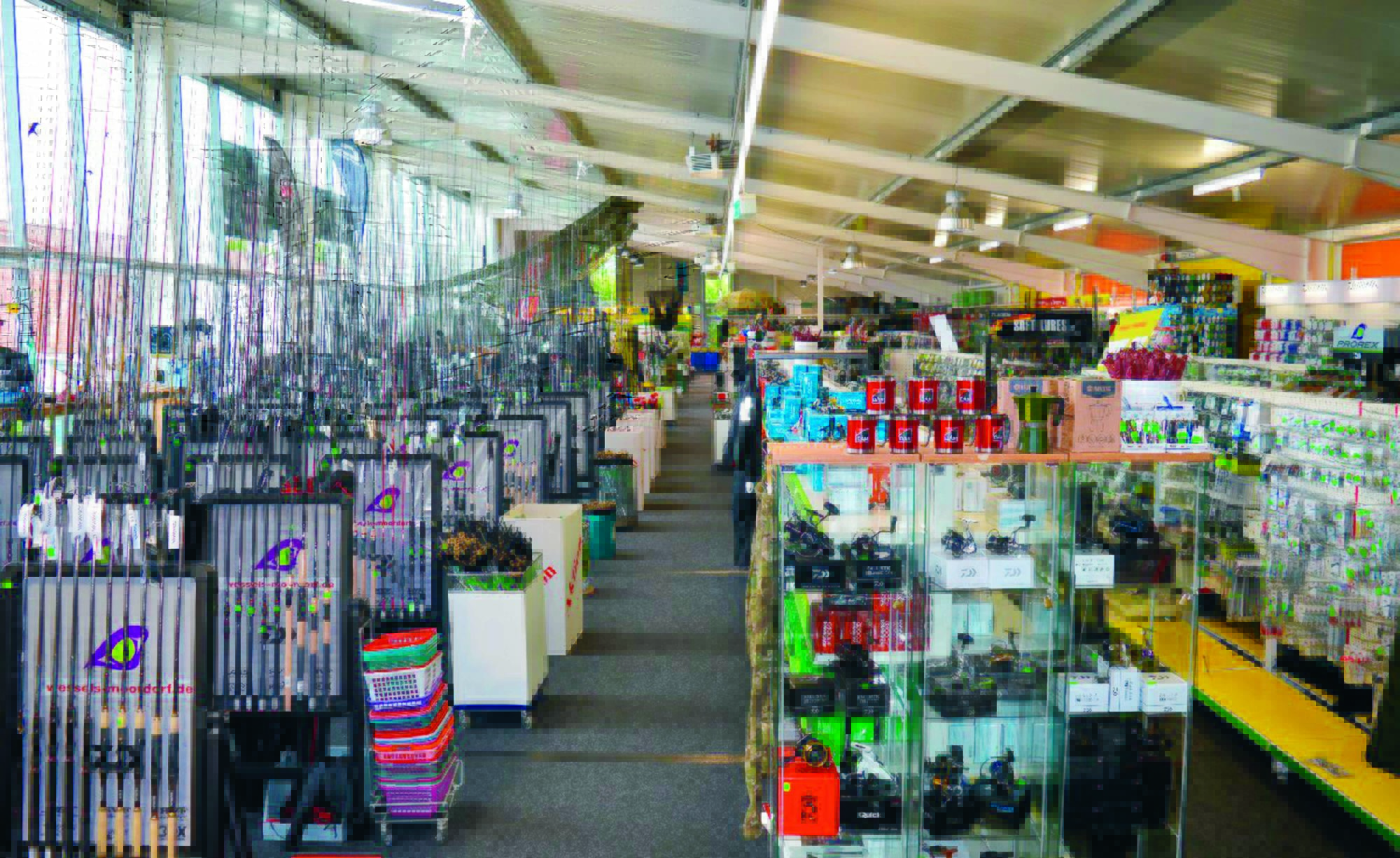 Viel Angelequipment im AngelSpezi XXL