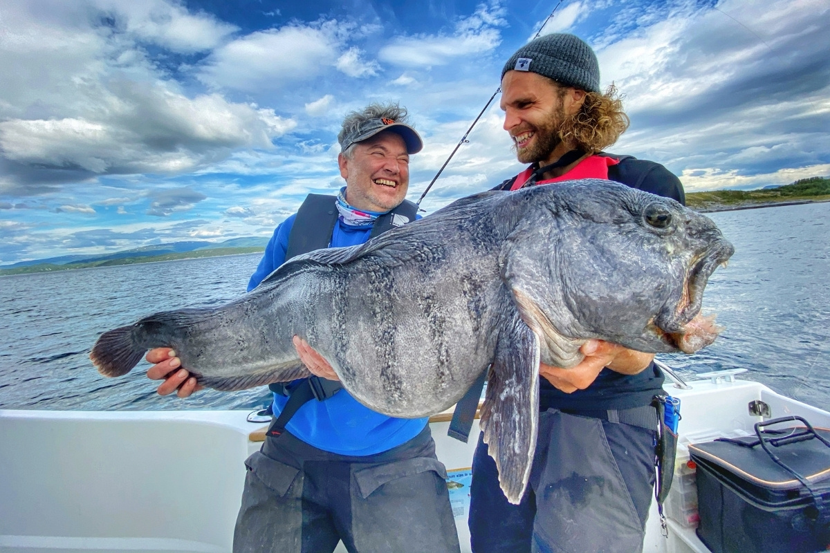 Zwei Angler mit Steinbeißer