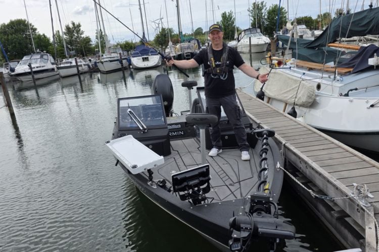 Jan Pusch mit neuem ALBA Boot