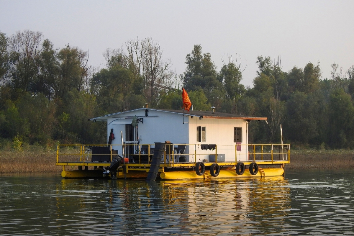Hausboot auf dem Po in Italien