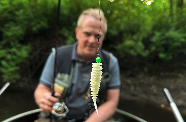 Gummiwurm Rippengummi tungsten Jig weiß