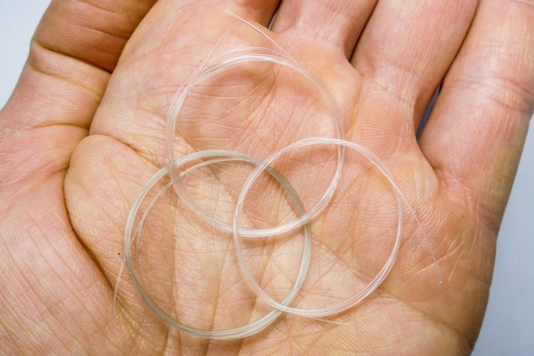 Fluorocarbon Schnüre Hand