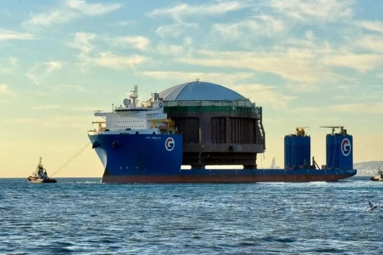 Lachstank - neue Aquakultur - auf dem Weg nach Nordnorwegen