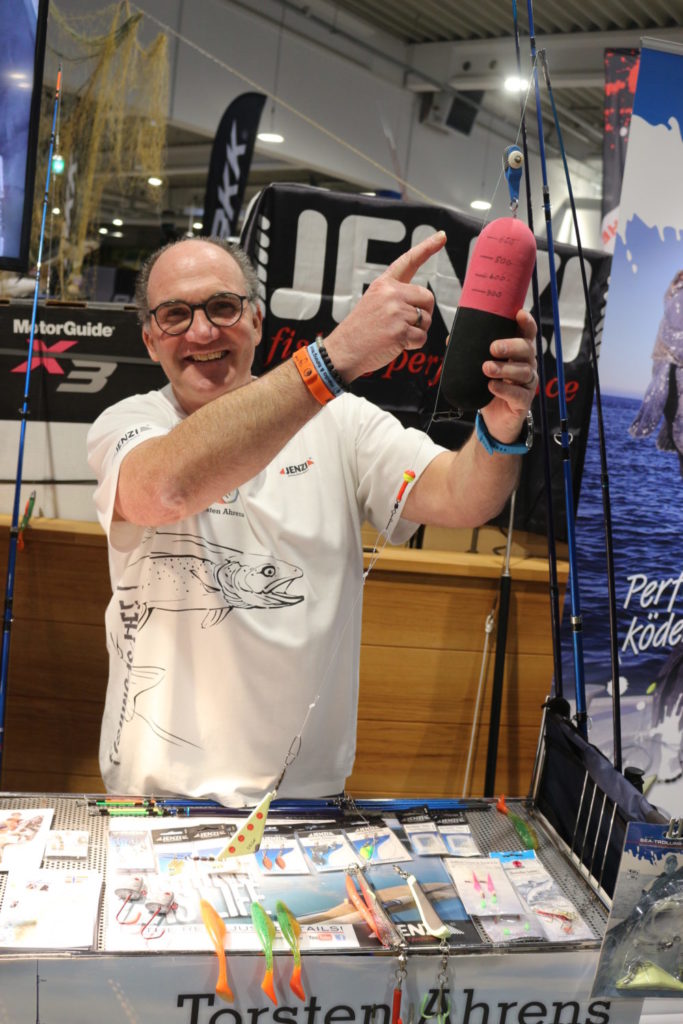 Torsten Ahrens mit Heilbutt-Posee