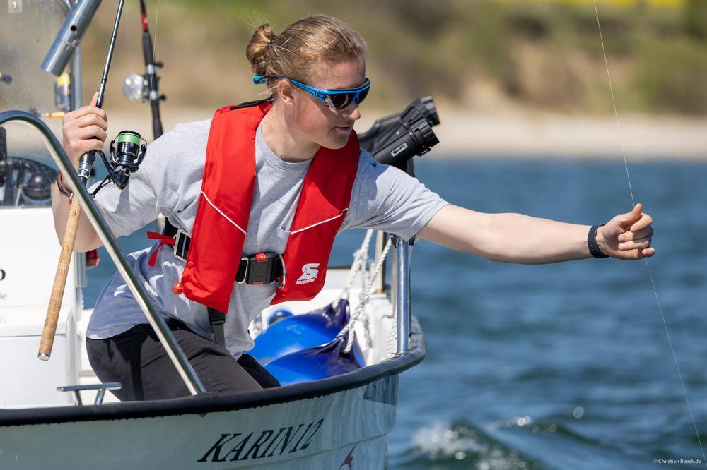 SECUMAR Rettungsweste beim Angeln