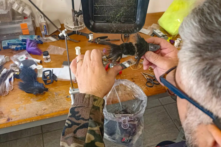 Lurevo: So entstehen die Lurevos: Die Kunstköder sind zu 100% in Handarbeit