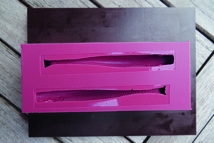 5. Die Silikonform kann häufig wiederverwendet werden. Auf diese Art kann man sich schnell ein paar Gussformen für verschiedene Modelle und Größen herstellen.