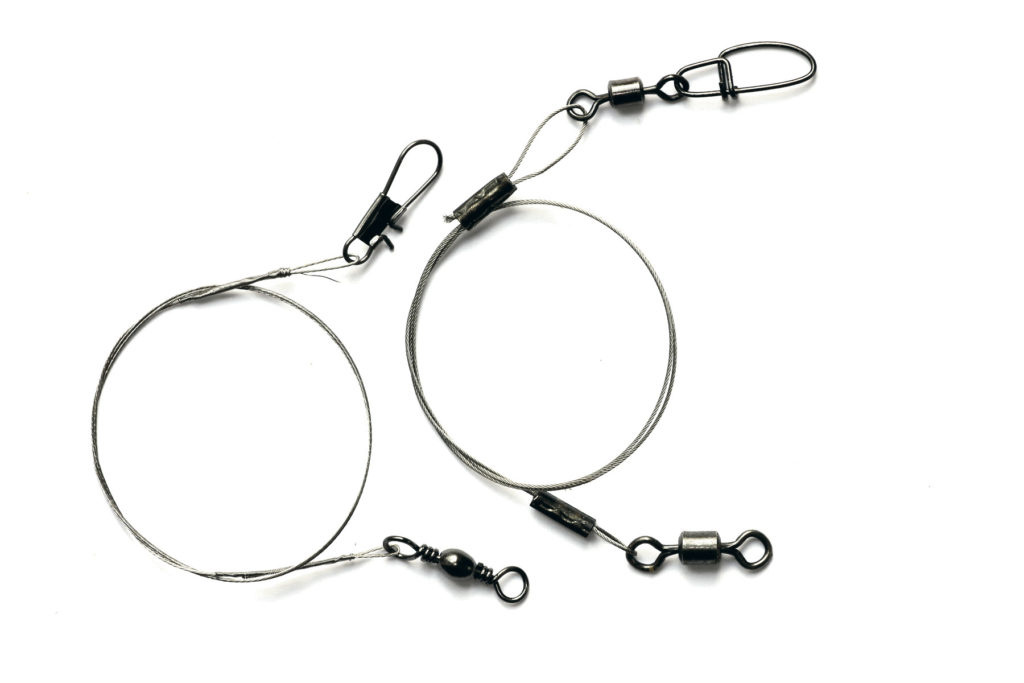 Zwei Stahlvorfächer mit Wirbel