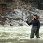 Garmisch-Krimi „Wolfsmord“ Lavinia Wilson beim Fliegenfischen