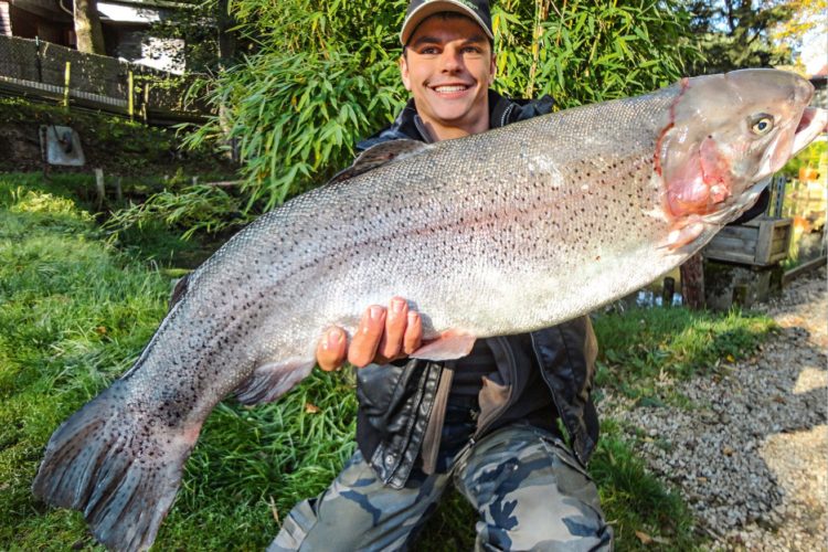 In den naturbelassenen Teichen der Barweiler Mühle lauern wahre Monster.