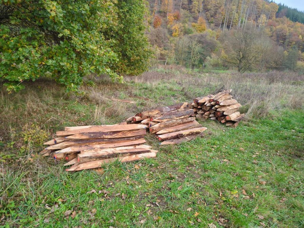 Baumaterialien für Strömungslenker und Unterstände.