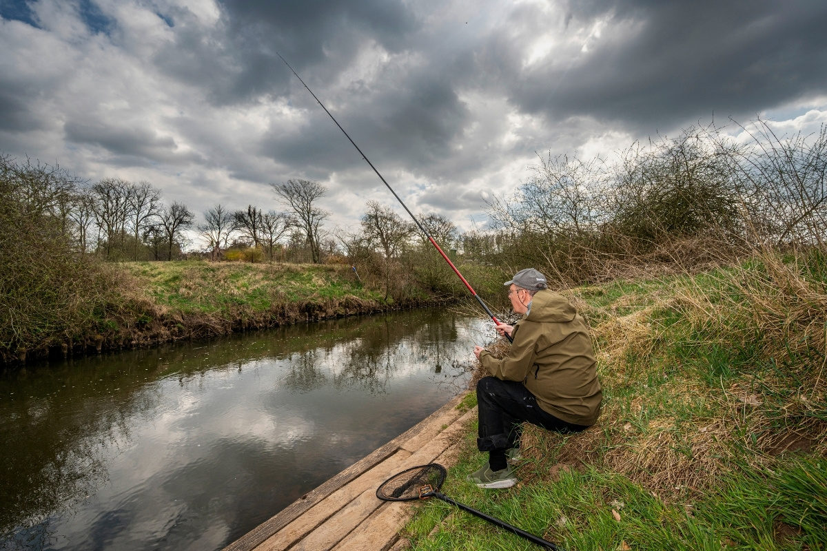 Angler mit der Bologneserute Kogha Majesty Stream