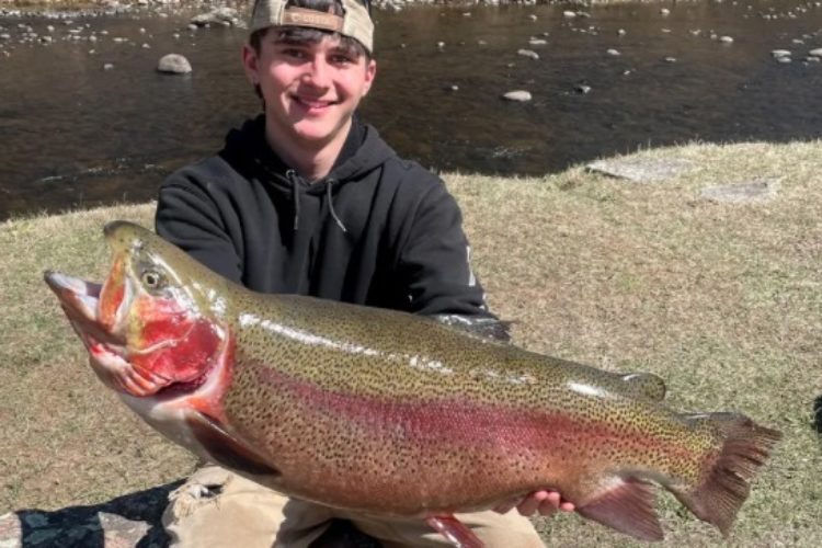 R. Courtright mit Regenbogenfrelle