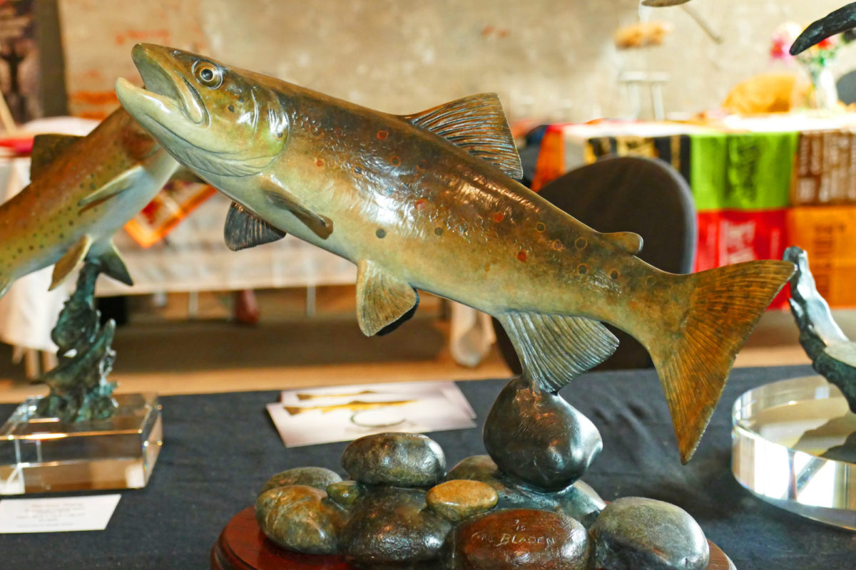 Bronze-Fisch Kunst Chris Bladen