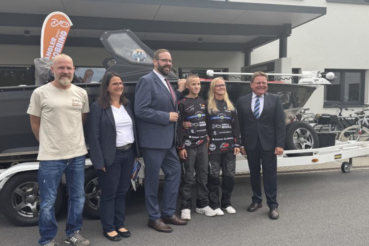 Bei der offiziellen Verabschiedung in Leegebruch erhielt Jordan Unterstützung für seinen Start beim WPC Junior Cup.